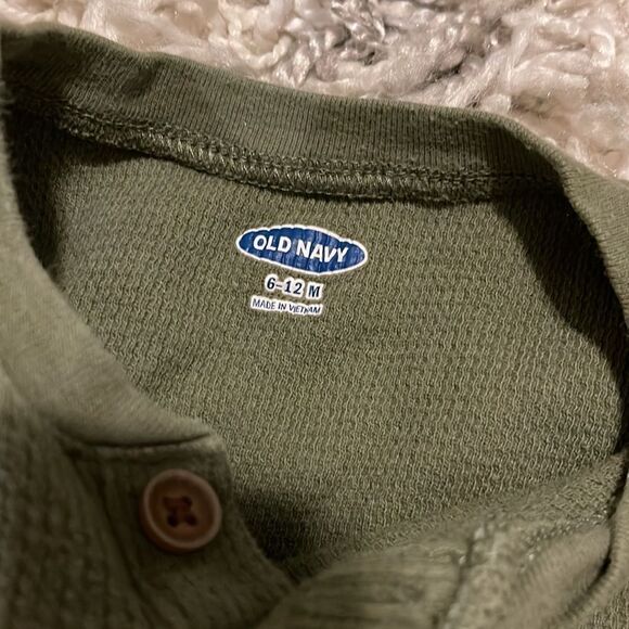 Bundle of Two Long Sleeve Waffle Thermal Henley Onesies 6-12 Months - Picture 4 of 4